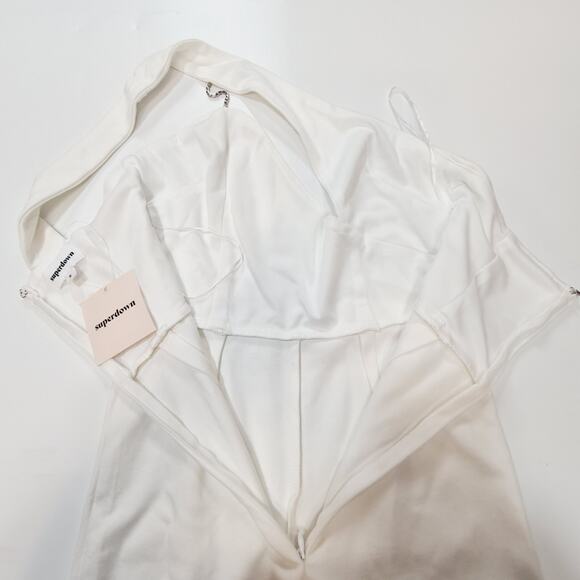 Superdown Tiasha Asymmetrical Jumpsuit in White Small - Picture 10 of 12